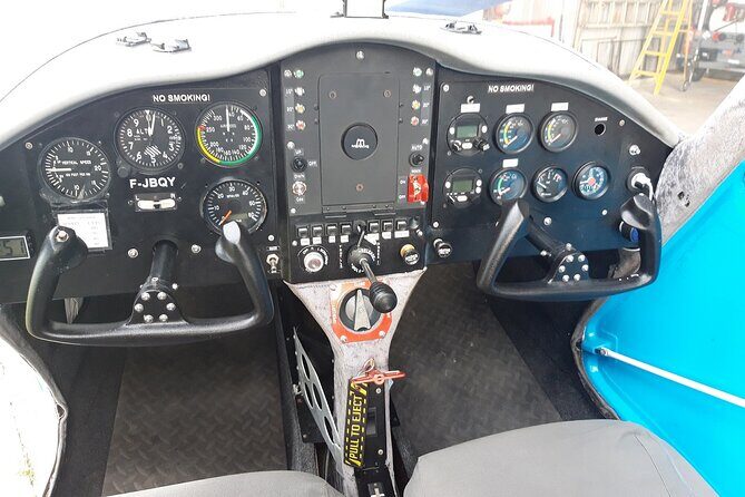 Bora Bora 30-minute Private Flight in a Light Aircraft - Pilot vibe and communication: smooth flying with Georges and others