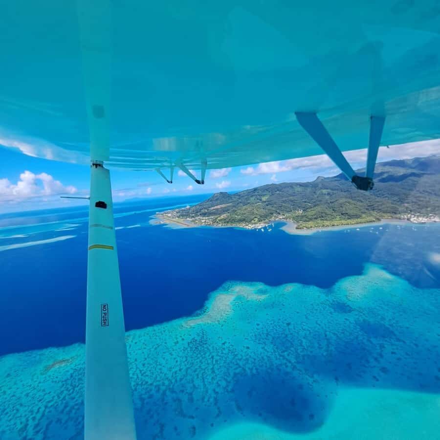 Bora-Bora 30 minutes private flight in light aircraft - Flying over Bora Bora: photos, videos, and whale watching (chance-based)