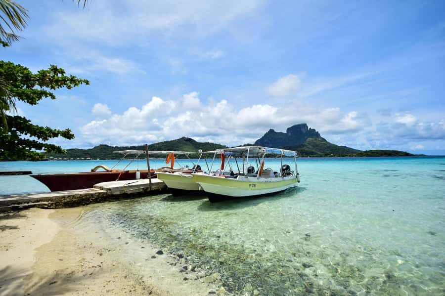 Bora Bora: 4x4 Safari with Snorkelling Combo Tour - Snorkelling with sharks, rays, and mantas: what to expect in the lagoon