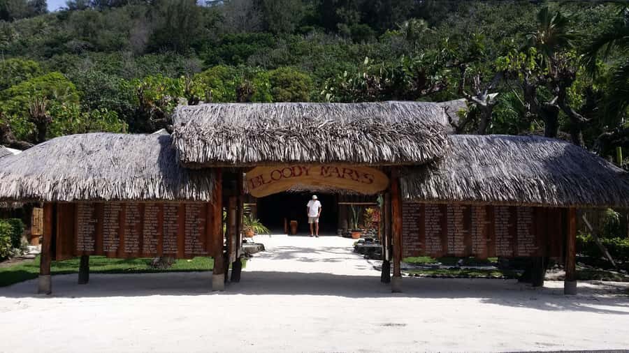 Bora Bora Adventure Day: 4X4 and Jet Ski with Lunch - The plantation break: tie-dye sarongs, coconut oil, and fruit tasting