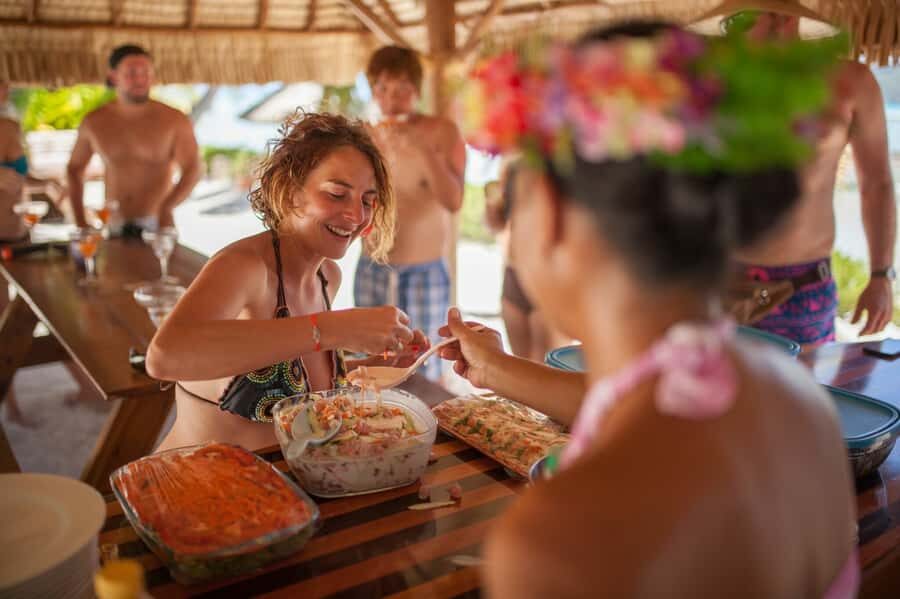 Bora Bora Luxury Tour and Beach Picnic - Wildlife viewing without the chaos