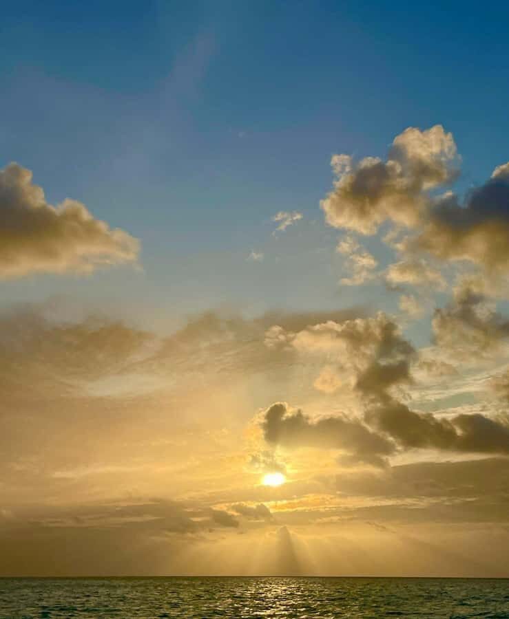 Bora Bora: Private Sunset cruise on the lagoon - Hotel pier pickup: the smooth start that sets the tone