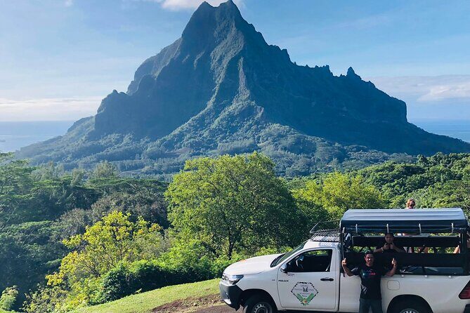 Enjoy Moorea Private day tour - A Short Hike and Refreshments to Close the Day