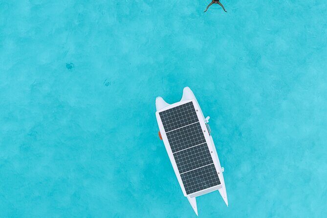 Full Day Solar Boat–Explores Bora Bora at the Rhythm of the Lagoon - Comfort and freedom: why the private group size matters