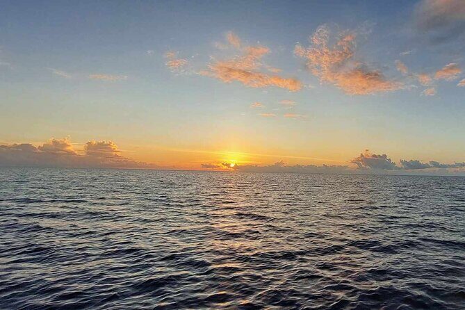 Guided sunset cruise on Raiatea Lagoon - The onboard vibe: calm pacing, drinks, and small-group intimacy
