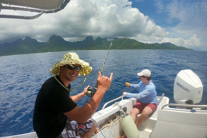 Half-day Big Fishing in Moorea on shared tour - Surface Fishing: Watching the Water Like It’s Telling You Something