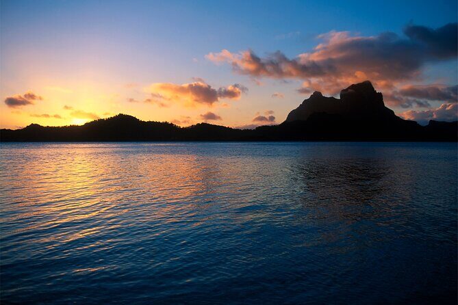 Lagoon Service Private Sunset Cruise - Private Bora Bora Sunset at 5 pm: The Sweet Spot Timing