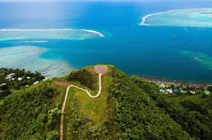 Moorea Cruise Ships 4x4, Belvedere Magic mount PRIVATE Tours - Belvedere lookout and the eel feeding: Moorea’s contrast in one hour