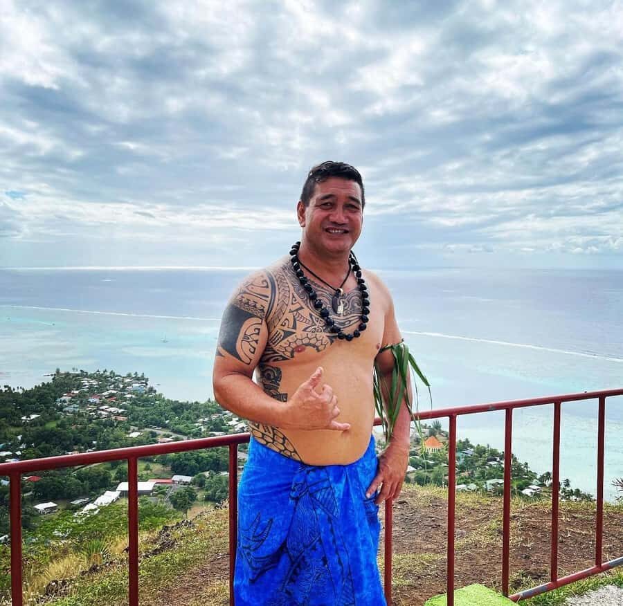 Moorea Cruise Ships 4x4, Belvedere Magic mount PRIVATE Tours - Opunohu Bay and Magic Mountain: start with the big “wow” views