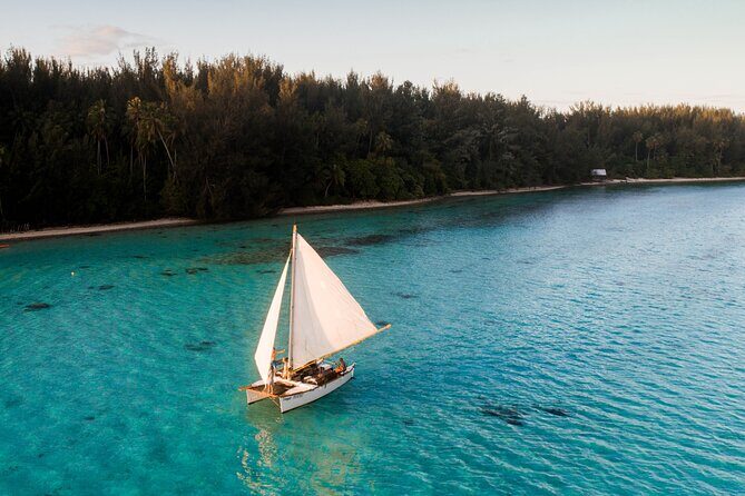 Moorea Discovery Half-day Sailing - Relaxing on the Water: Food, Drinks, and the Little Comforts