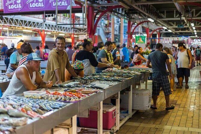 Papeete Market Place - Papeete Market: why this morning walk works