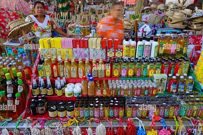 Papeete Market Place - When the market is busy: how to time your visit