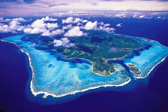 Private 30-minute flight downwind of Huahine - Private by design: the two-seat reality and waiting for your turn