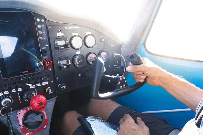 Private 30-minute flight downwind of Huahine - Price and value: $291.51 per person for a private 30-minute flight