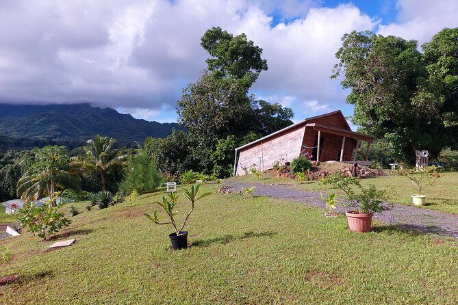 Private and guided visit to Mystery House Raiatea - The Mystery House Concept: Optical Illusions With a Clear Theme