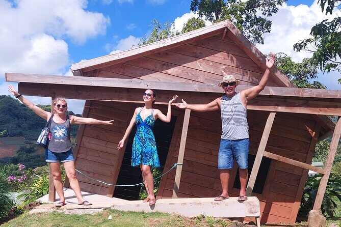 Private and guided visit to Mystery House Raiatea - Who Gérard Is and Why His Tour Style Matters