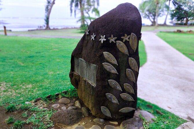 Private Half Day Tour: Papeete and Nature of Tahiti east coast - Arahoho Blowhole: the ocean makes the soundtrack