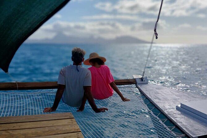 Sunset sailing trip on the Lagoon of Tahiti - The guide-captain vibe: clear communication and friendly hosts