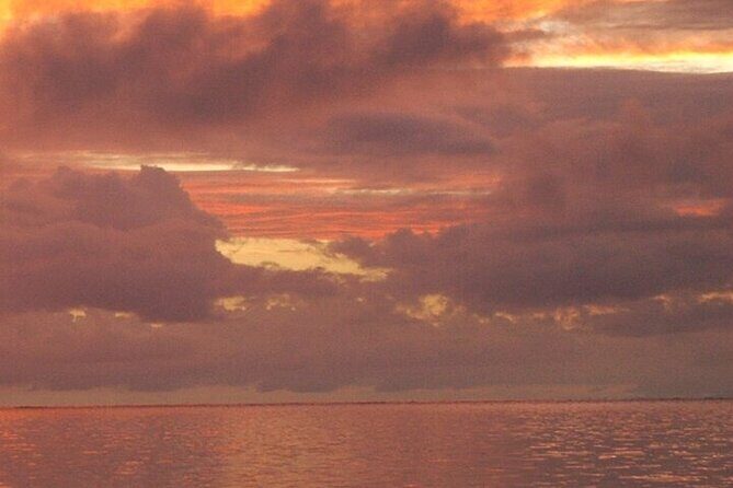 Sunset sailing trip on the Lagoon of Tahiti - What you can bring: picnic, drinks, and a quiet moment of your own
