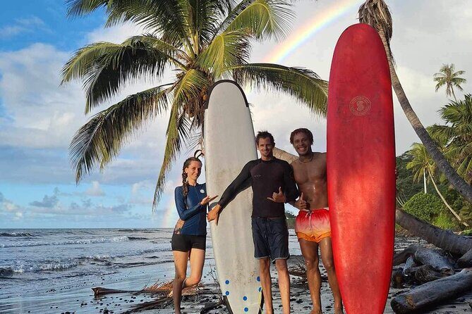 SURF TAHITI Bites & Waves – Surf experience with every bite - Tahiti’s Waves, Turned Into a Friendly Lesson