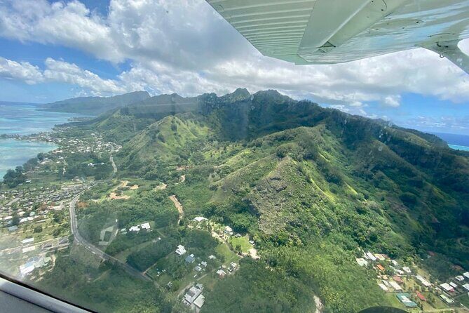 Tahiti: Full Day Tour with Private Flight EN Cessna (Moorea & Tahiti) - Taharuu Beach: Big Black Sand, West Coast View, Surfer Energy