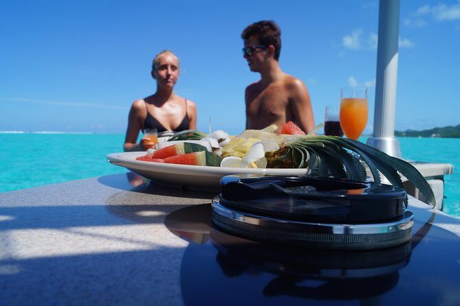Toa Boat Bora Bora Private Lagoon Tour On Entertainer Bar Boat - Who This Private Lagoon Tour Suits Best