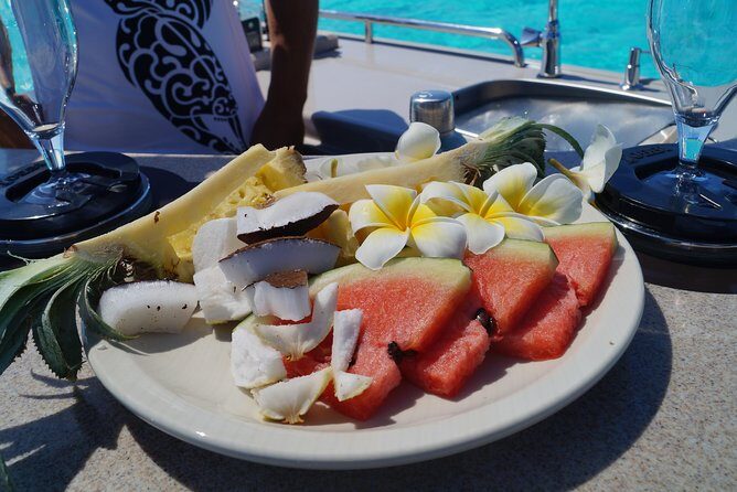 Toa Boat Bora Bora Private Lagoon tour with Lunch on Entertainer Bar Boat - Why a Private Lagoon Boat Feels Different in Bora Bora
