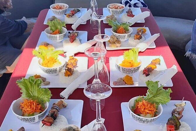 Toa Boat Bora Bora Private Lagoon tour with Lunch on Entertainer Bar Boat - Who This Tour Fits Best (and Who Might Skip It)