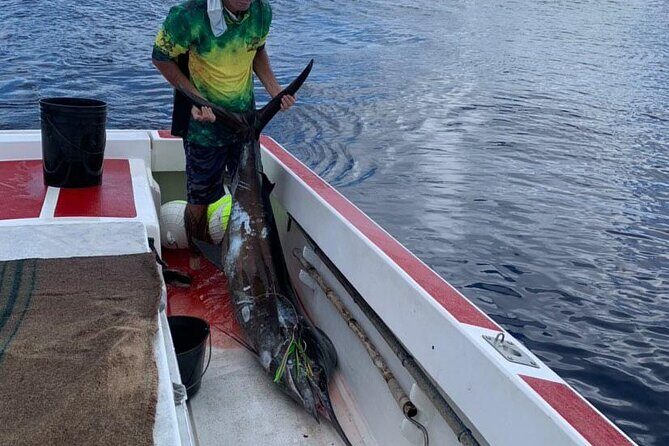Wholesale Fishing in Poti Marara at Tahiti Teahupoo Peninsula - What you might catch off the peninsula (and why the methods matter)